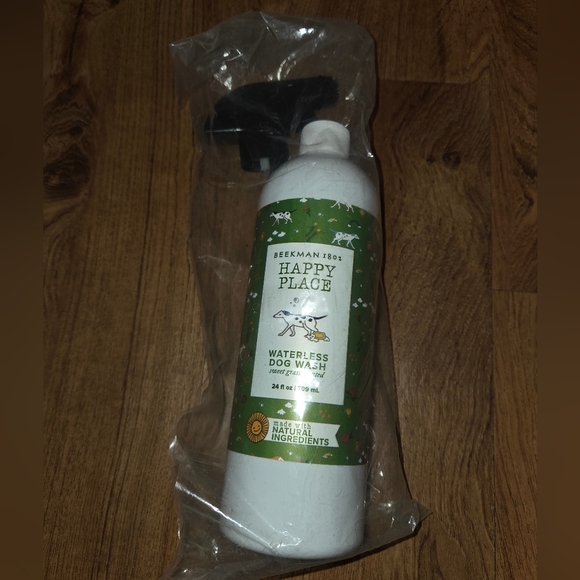 Beekman 1802 Happy Place Waterless Dog Wash - Green - Picture 2 of 2